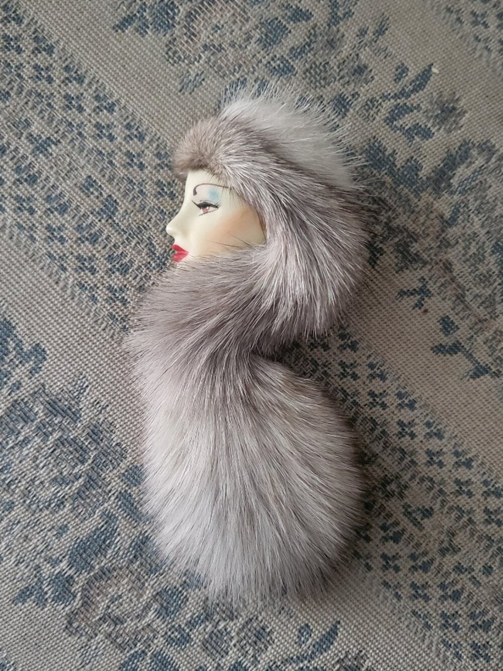 Vintage Art Deco Style Porcelain Lady Face Real Fur Hat Scarf Brooch Pin Grey